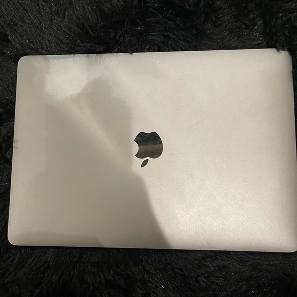 macbook air 2019 nearly new!